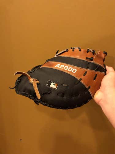 A2000 1614 Baseball Glove