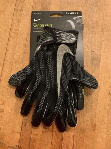 NWT Nike Adult Vapor Knit Football Skill Gloves GF0630-010 SZ S (BB048)