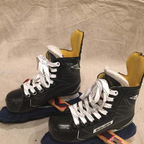 Bauer Hockey Skates S160 Youth  Size 12.5