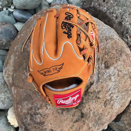 New Rawlings Baseball Glove