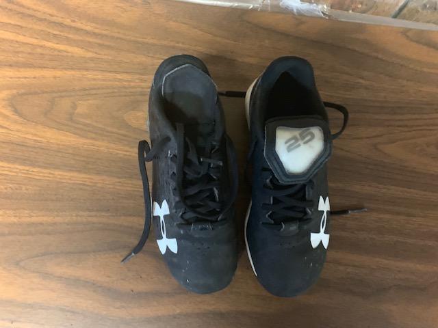 Under Armour Cleats Youth size 1