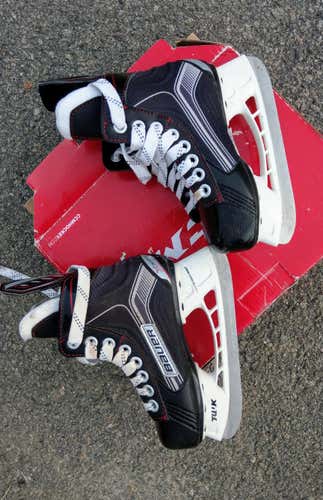 Bauer Vapor X300 Hockey Skates Youth Size 10