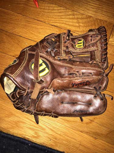 A800 Baseball Glove