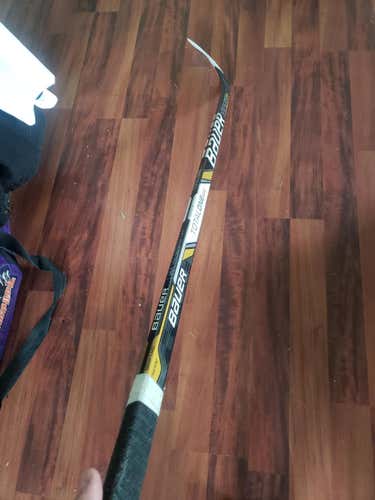 Bauer TotalOne NXG Hockey Stick Righty Mid Senior