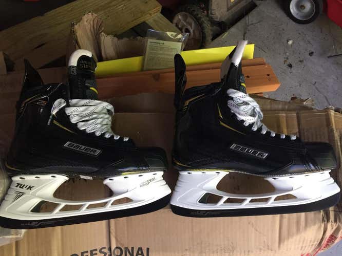 New Bauer Supreme 2sPro Hockey Skates Senior Size 10 EE, Includes Bauer 2.0 Speed Plates