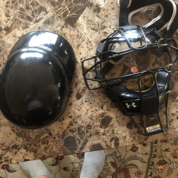 New Under Armour Catcher's Mask Adult