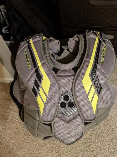 Vaughn Goalie Chest Protector Senior Medium, Like New