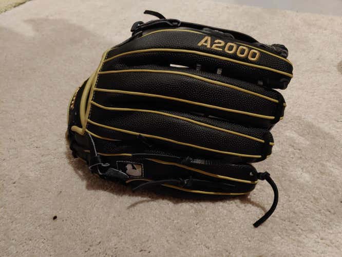 NEW - 2019 Wilson A2000 1799 SuperSkin Glove - 12.75" H-Web - Left Handed Throw