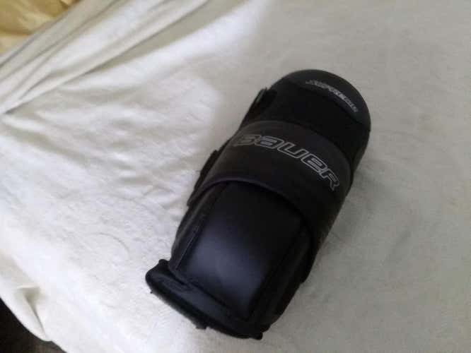 New Bauer Supreme Sr Goalie Knee Pads