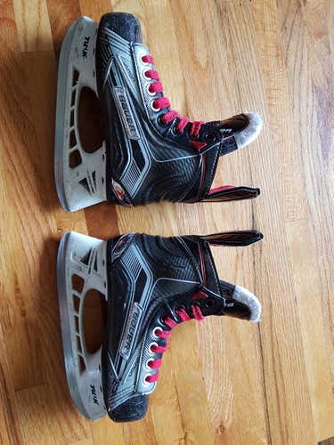 Bauer Vapor X900 Skates Youth Size 12