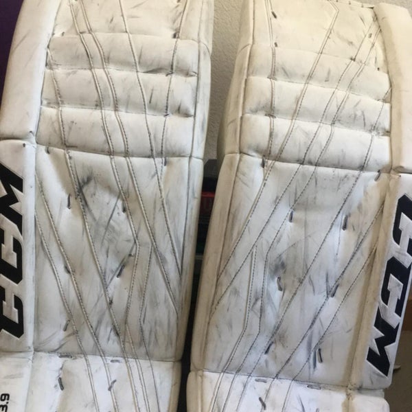 Extreme Flex E3.9 Goalie Leg Pads Senior