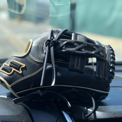 New Black Line Baseball Glove