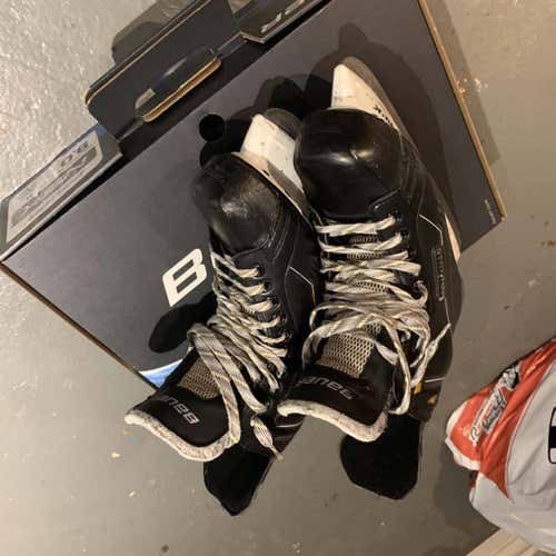 Supreme 150 Hockey Skates Senior  Size 9.5
