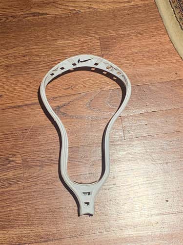 Nike Lakota U lacrosse Head