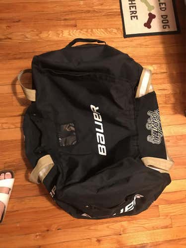 HoneyBaked Hockey bauer bag
