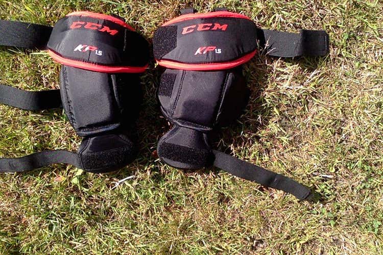 CCM KP1.5 JUNIOR GOALIE KNEE GAURDS - Hockey Goalie Accessories