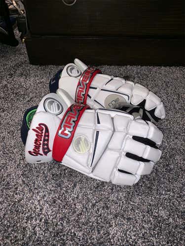 Barely Used Maverik M3 Gloves MacArthur Generals 14”