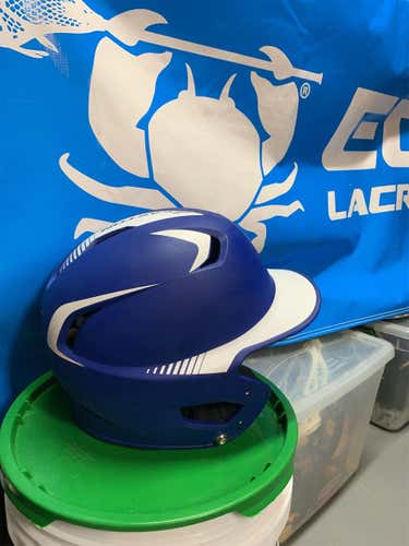 Easton Z5  Batting Helmet Barely Used
