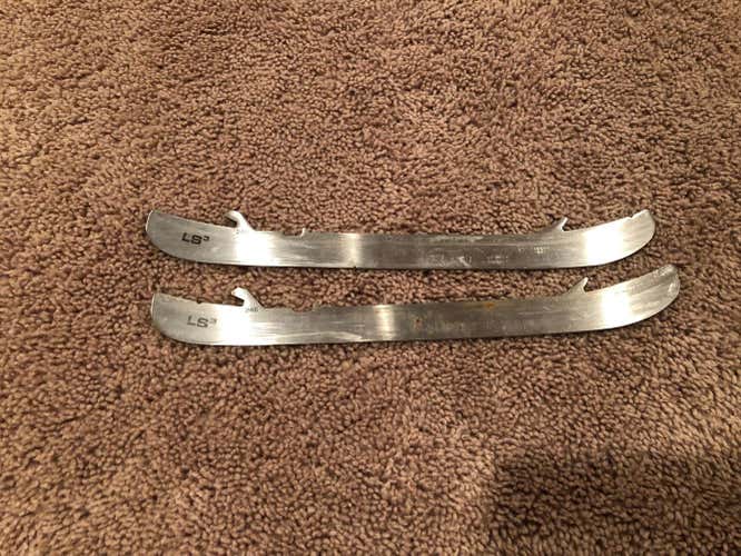 Bauer LS3 Holders, Runners, & Replacement Steel - LS3 Size 246