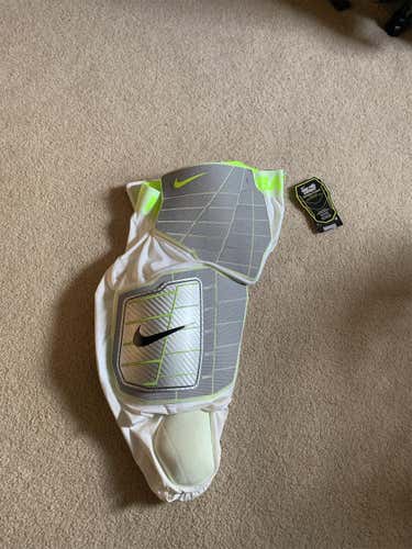 NEVER WORN NIKE PRO COMBAT HYPERSTRONG GIRDLE