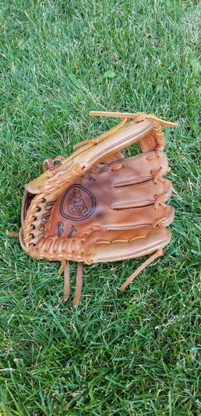 Rare Wilson made in Japan "THE A2000"-INF Baseball Glove