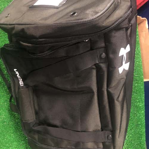 New Under Armour  Adult Roller Bag Retail $249 - Dimensions: 25" x 12" x 9"