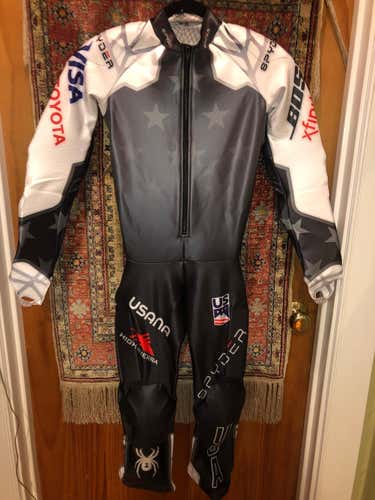 Brand New 2019 GS Suit (small)