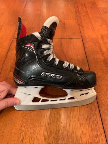 Vapor X500 Hockey Skates Youth  Size 13.5