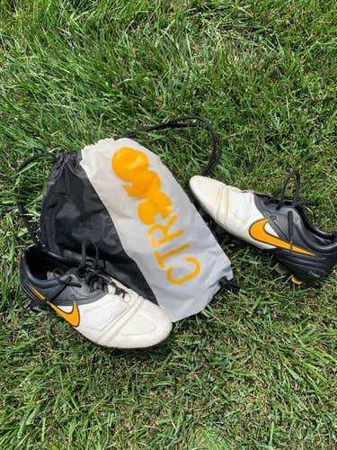 nike ctr360 maestri ii