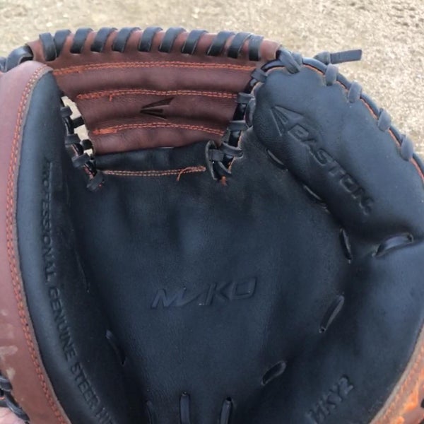 Mako Youth Catcher's Glove