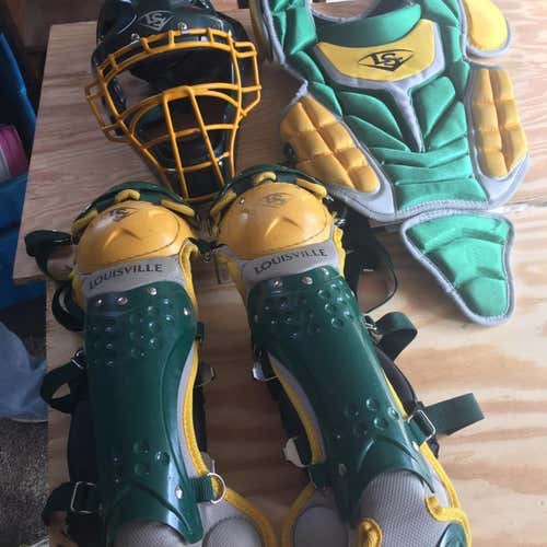 Youth Louisville Slugger Catchers Gear With Knee Savers