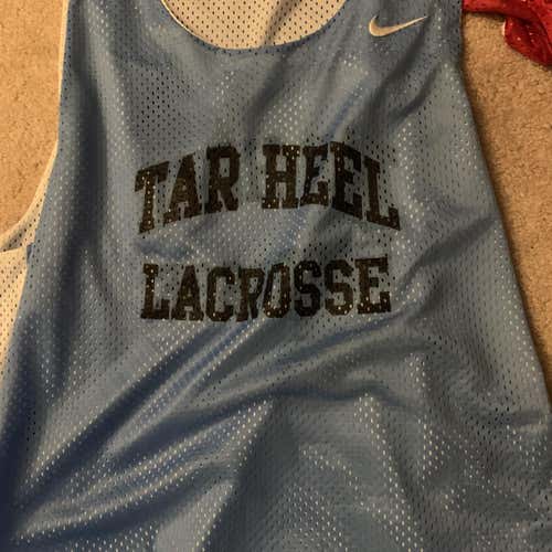 UNC Lax Pinnie