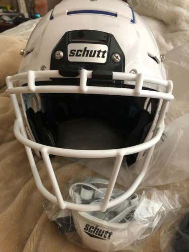 Medium Adult (Varsity) Schutt F7 VTD Collegiate Helmet