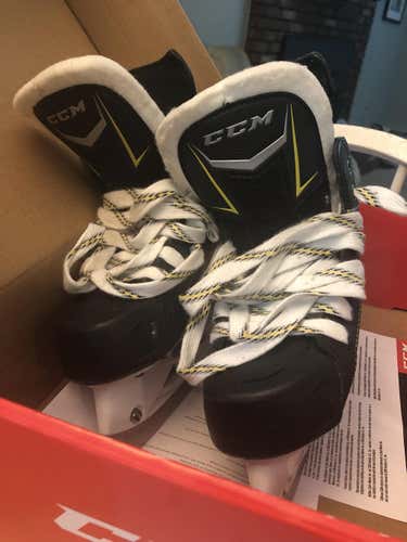 CCM Tacks 9060 Hockey Skates Junior Size 1