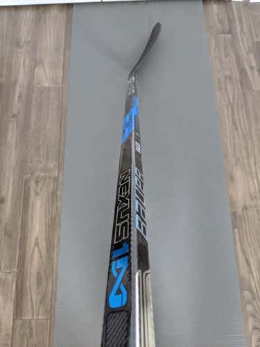 New RH PRO STOCK Bauer Nexus 1N - 77 Flex P28 Max Height Blade