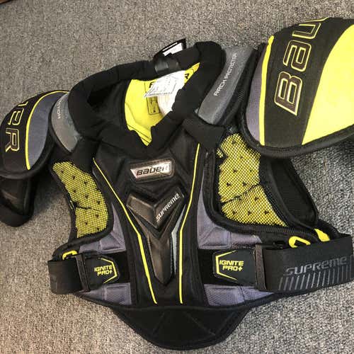 New Bauer Ignite Pro + Shoulder Pads Junior SM