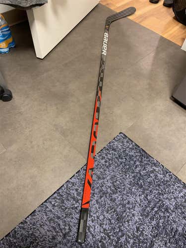 New Fly Lite Hockey Stick Righty Mid Senior Pro Stock