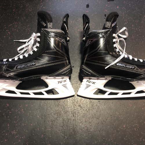 New Supreme 1S Hockey Skates Senior Size 9