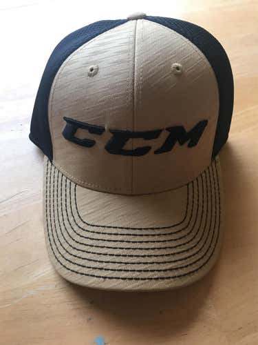 New CCM Hat-Vegas Gold/Black S/M