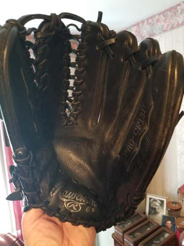 Rawlings Heart of the Hide Baseball Glove