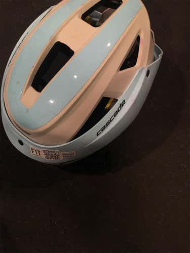 New Cascade Women’s Helmet