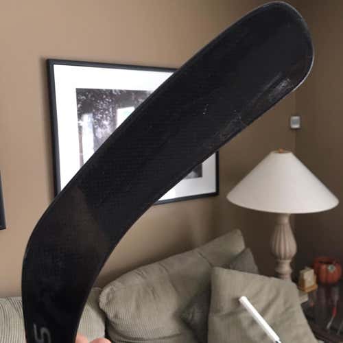 New Synergy GX Hockey Stick Righty Heel Senior Pro Stock