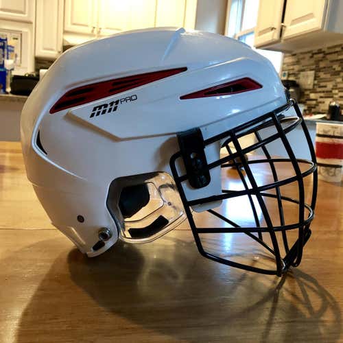 Cascade M11 Pro Box Lacrosse Helmet Small W/ Gait G7 Junior Cage