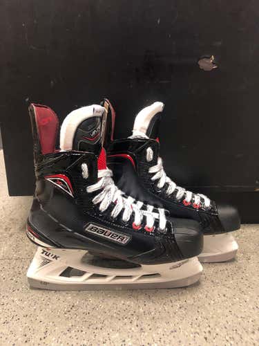 New Bauer Vapor X800 Hockey Skates Senior Size 7.5