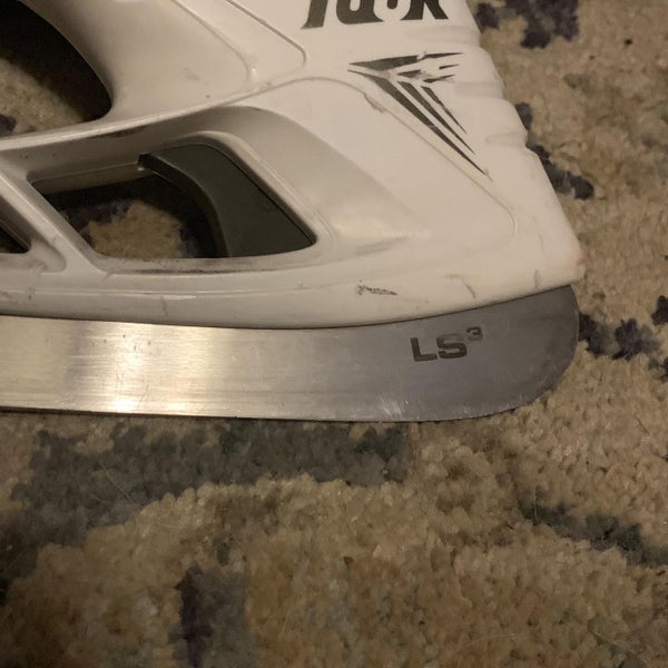 Supreme 2S Hockey Skates Senior Size 8.5