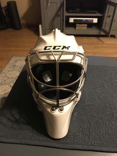 New CCM 1.9 Goalie Mask Senior