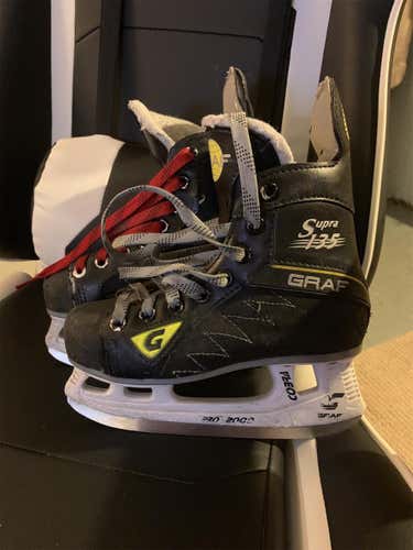 Supra 301 Hockey Skates Junior  Size 1