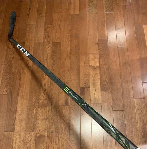*Like New* CCM RibCor Trigger ASY Hockey Stick RH P90 95 Flex Senior