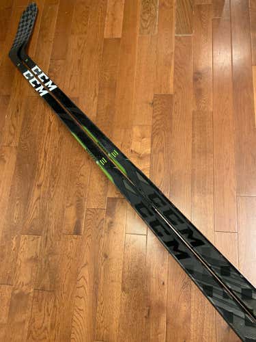 NEW (2 Pack) CCM Trigger 3D PMT Hockey Stick RH 75 flex P90 Senior Pro Stock
