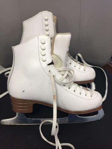 Girls Junior Size 4 Jackson Mustique Figure Ice Skates